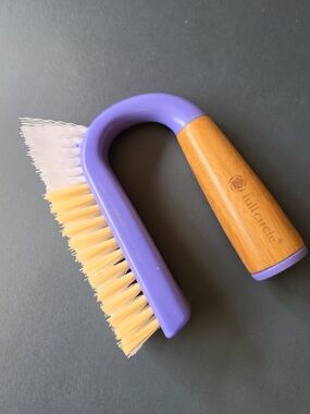Full Circle Purple Bamboo Handheld Scrub Brush
